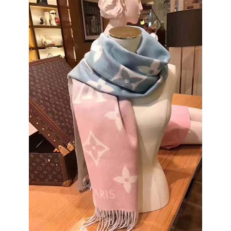 louis vuitton gradient scarf women.